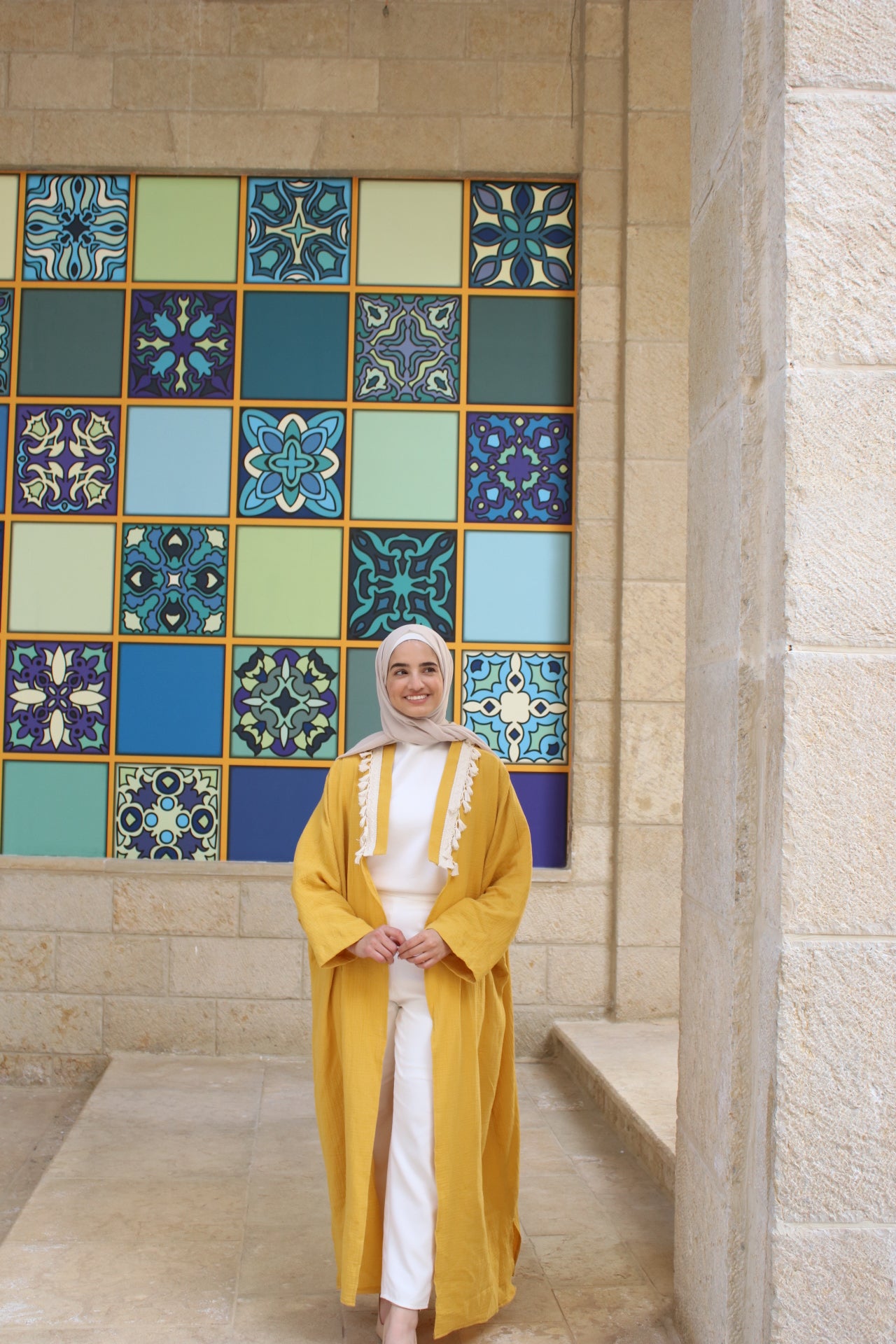 عباية نوف حكيم