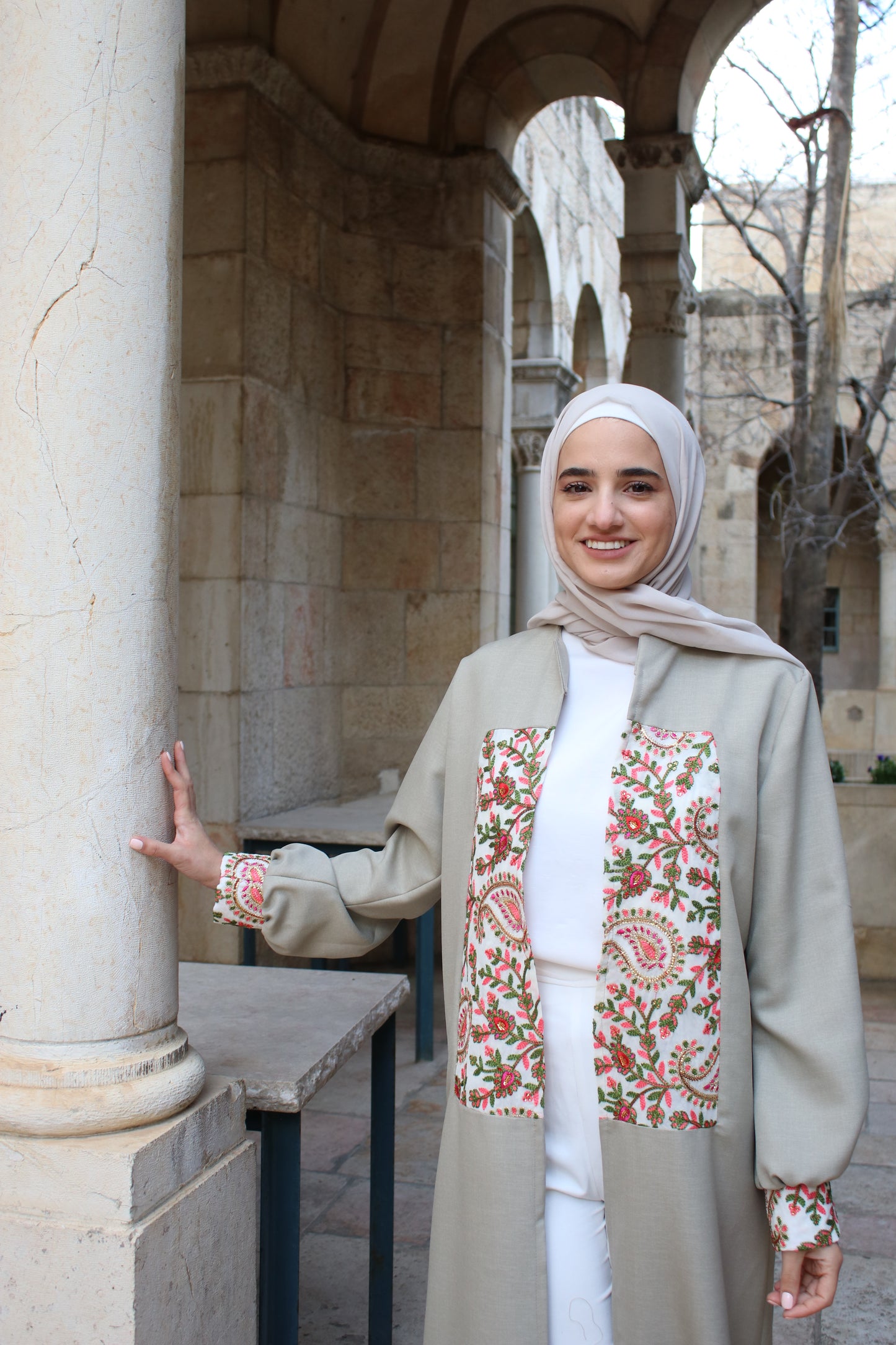 عباية هند الحُسيني